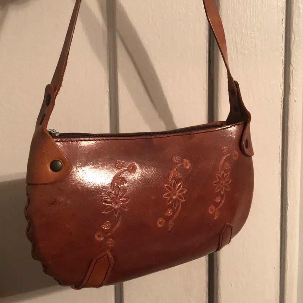 Vintage hand decorated Leather bag in GUC - Picture 7 of 8